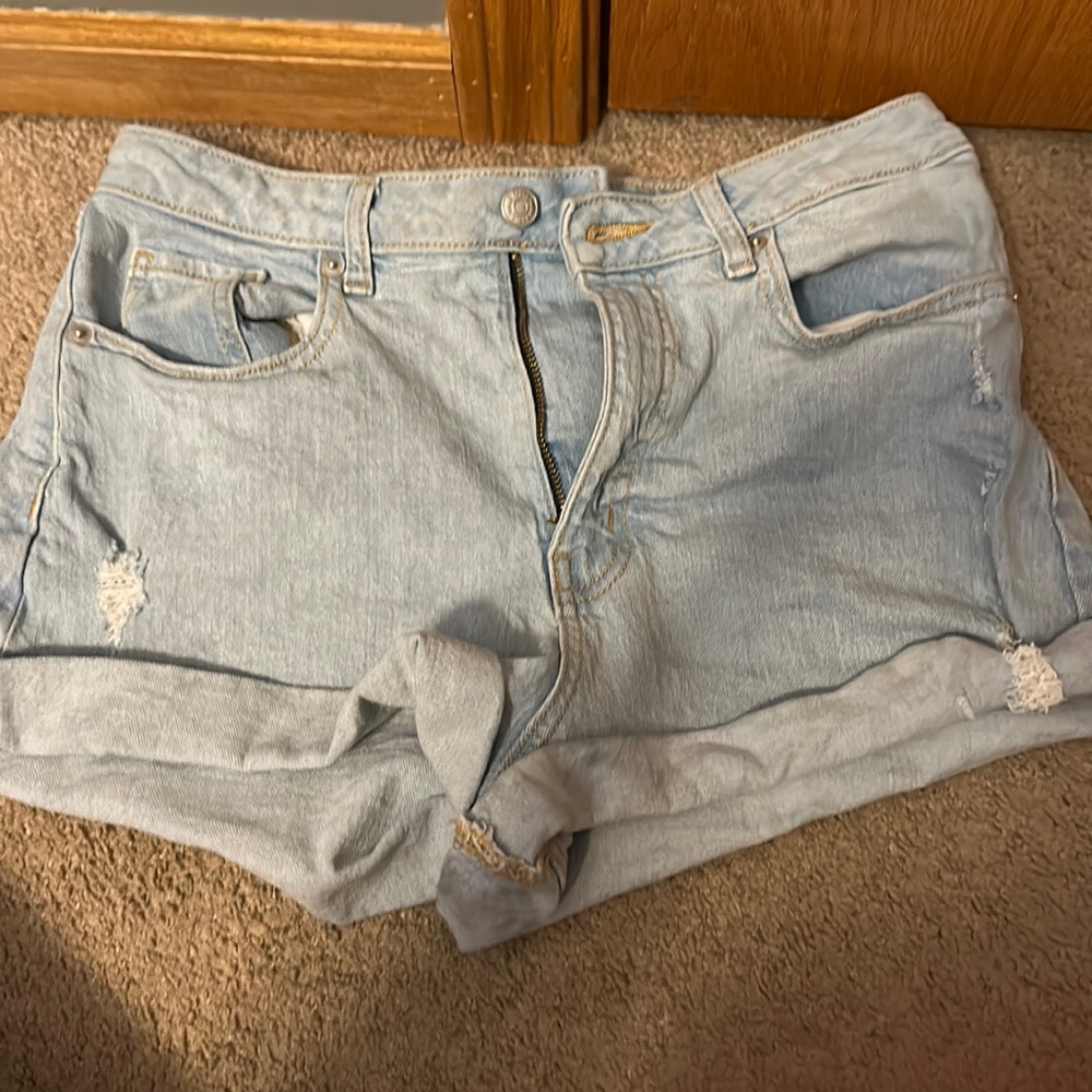 Women’s high waisted jean shorts